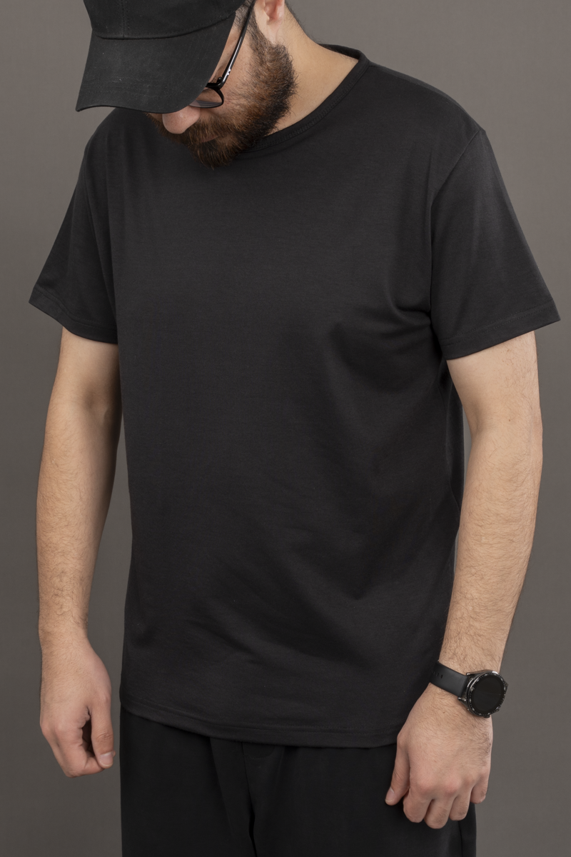 Basic T-Shirt