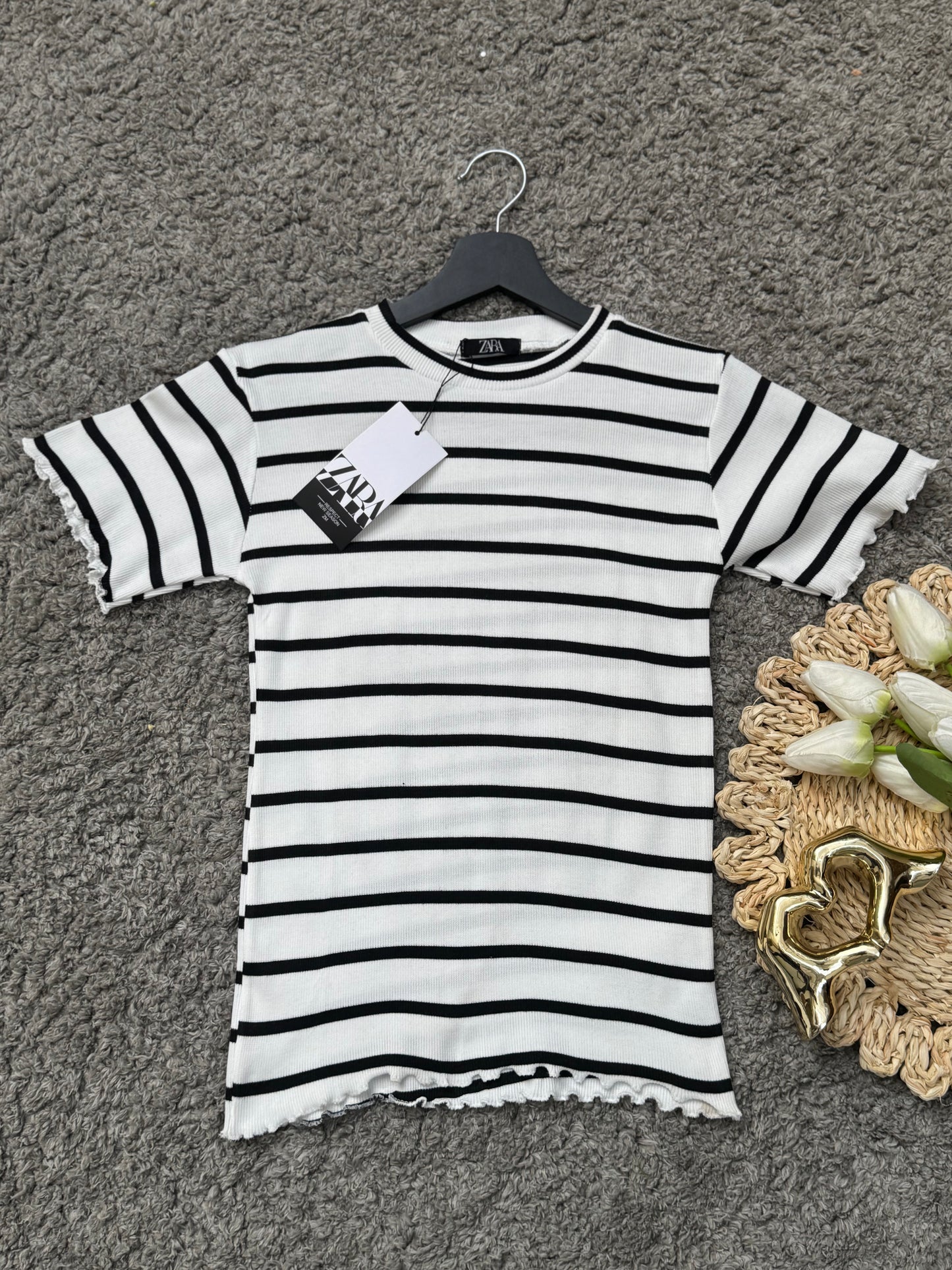 Basic short-sleeve T-shirt